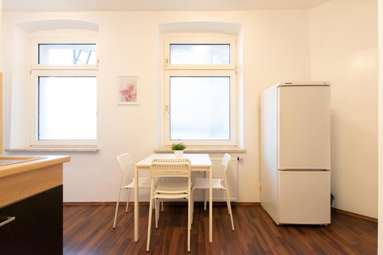 Raj Living - 1 Or 4 Room Apartments - 15 Min To Messe Dus - 10 Min Old Town Dus Düsseldorf Exterior foto