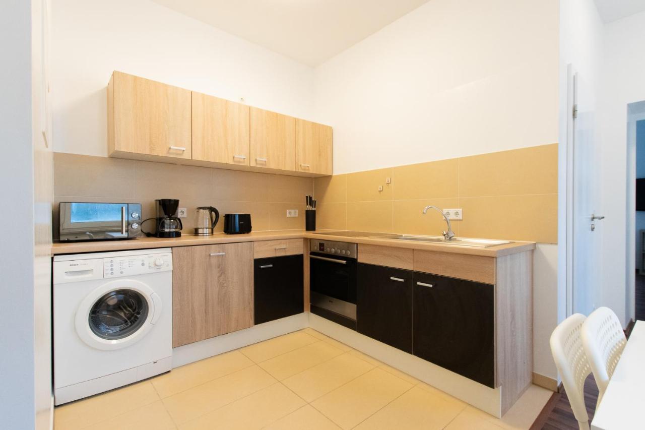 Raj Living - 1 Or 4 Room Apartments - 15 Min To Messe Dus - 10 Min Old Town Dus Düsseldorf Exterior foto