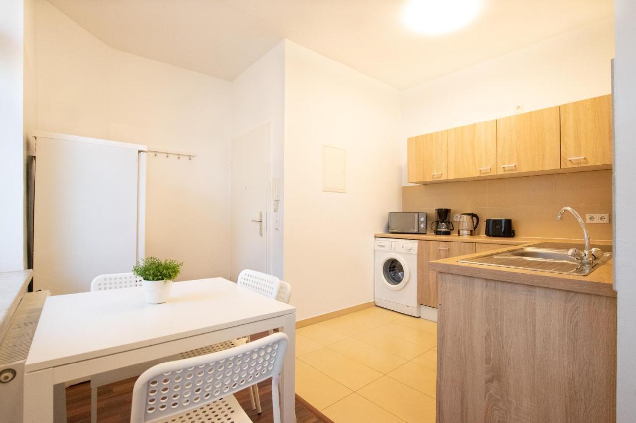 Raj Living - 1 Or 4 Room Apartments - 15 Min To Messe Dus - 10 Min Old Town Dus Düsseldorf Exterior foto