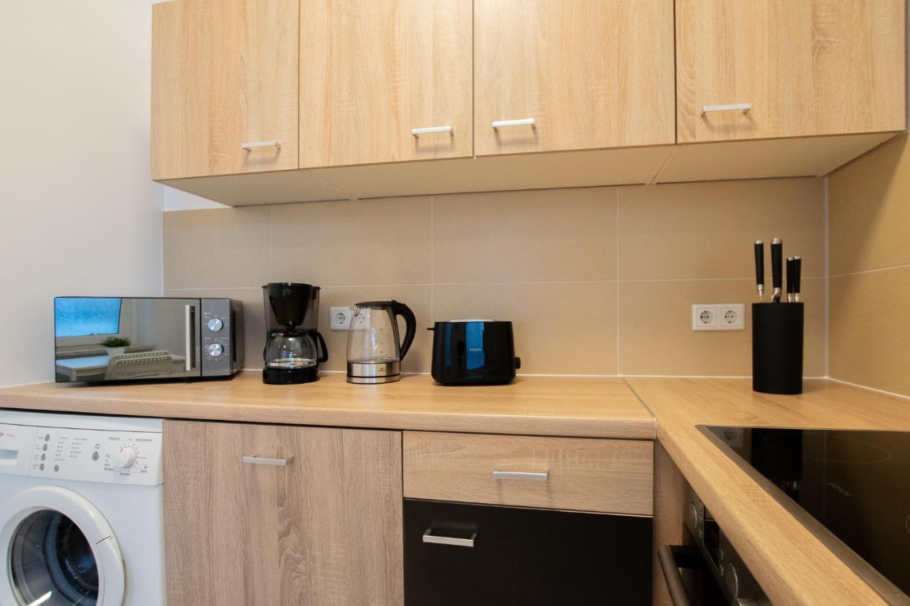 Raj Living - 1 Or 4 Room Apartments - 15 Min To Messe Dus - 10 Min Old Town Dus Düsseldorf Exterior foto